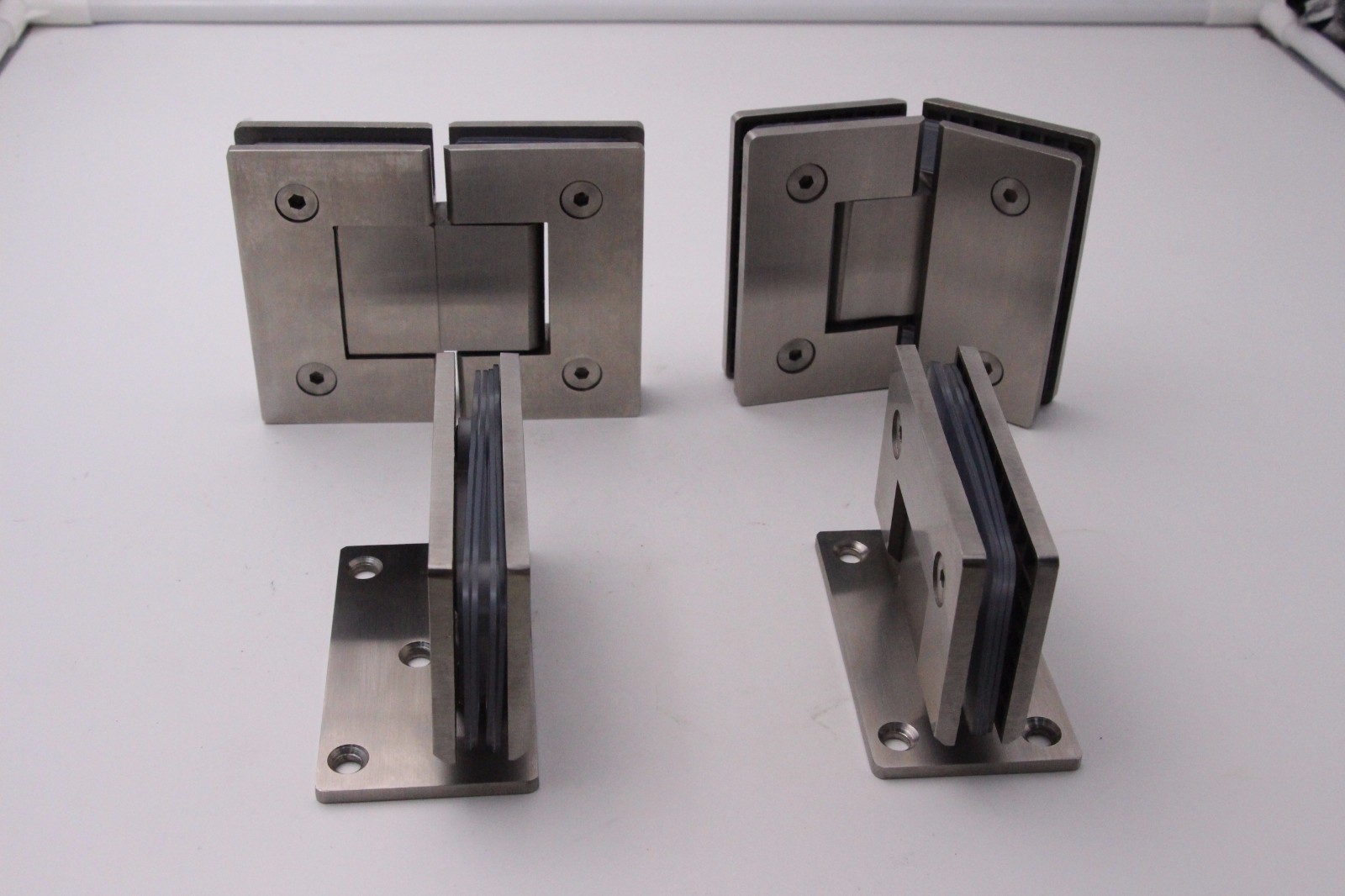 product-FULAISI -Heavy Duty 90 Degree Stainless Steel Bathroom Shower Hinges-img